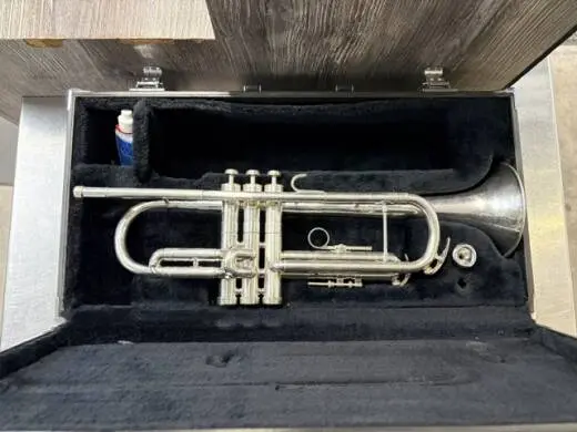 CONN 8-B VINTAGE SILVER PLATED TRUMPET
